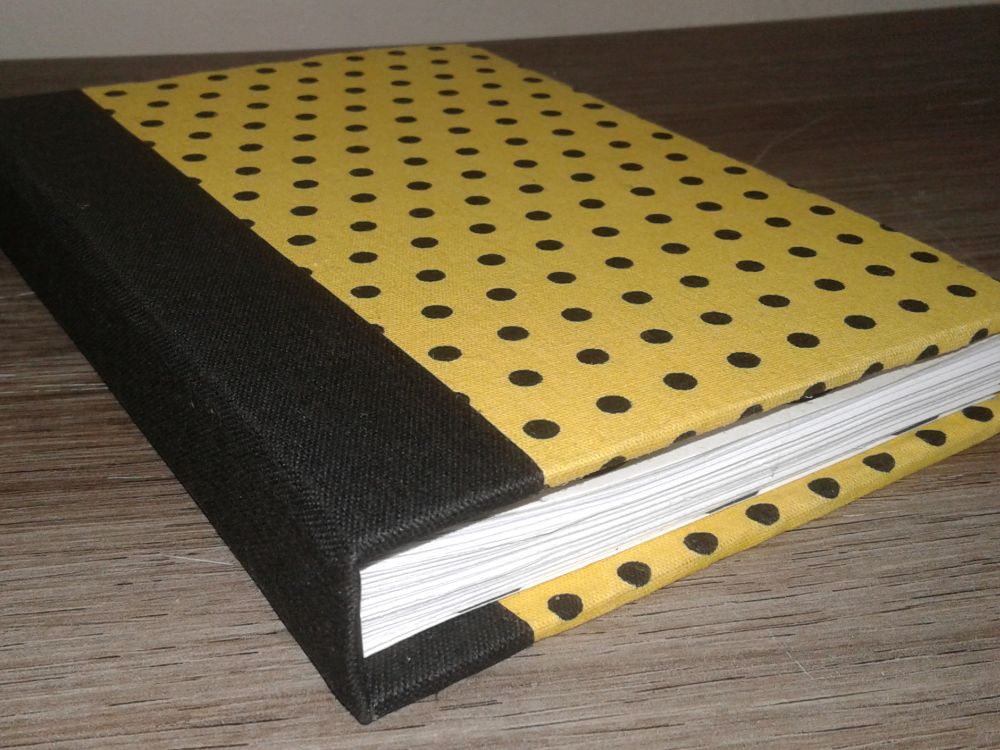 Caderno De bolinha, amarelinho